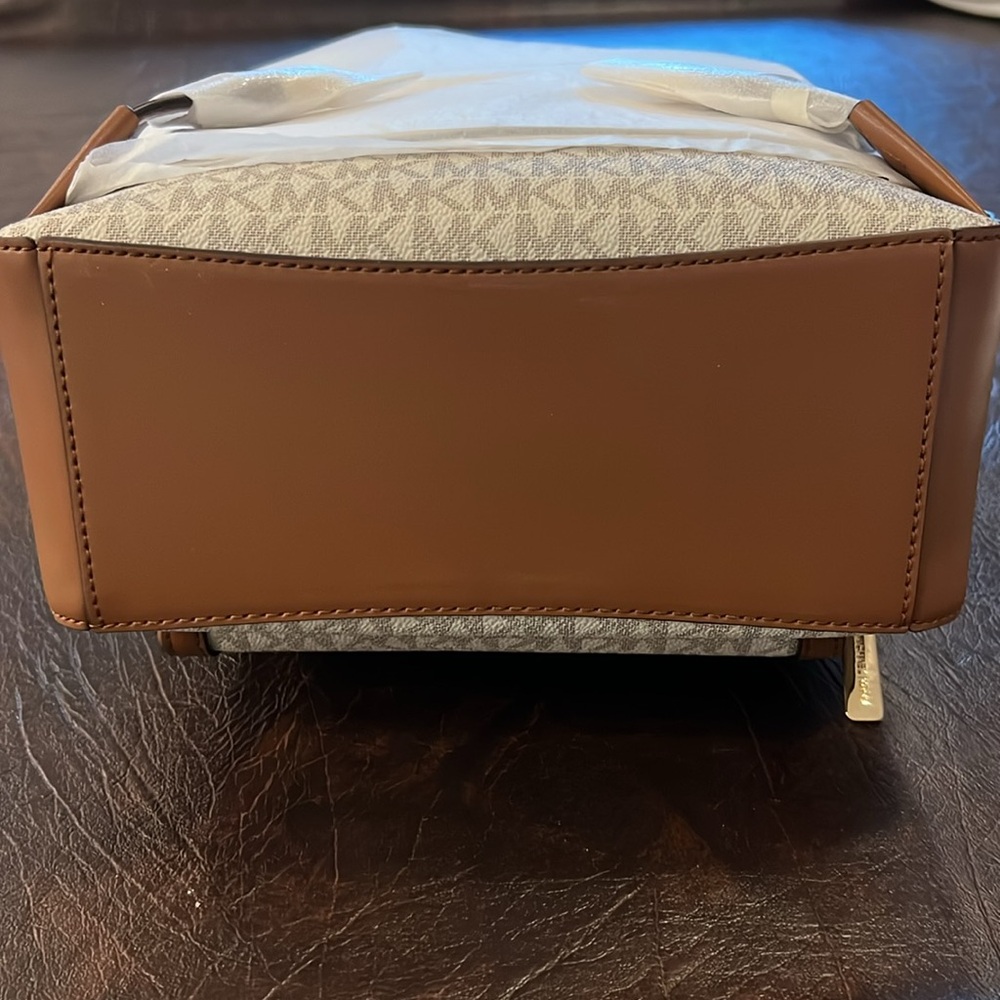 MICHAEL KORS Jaycee Medium Logo Backpack - Picture 9 of 9